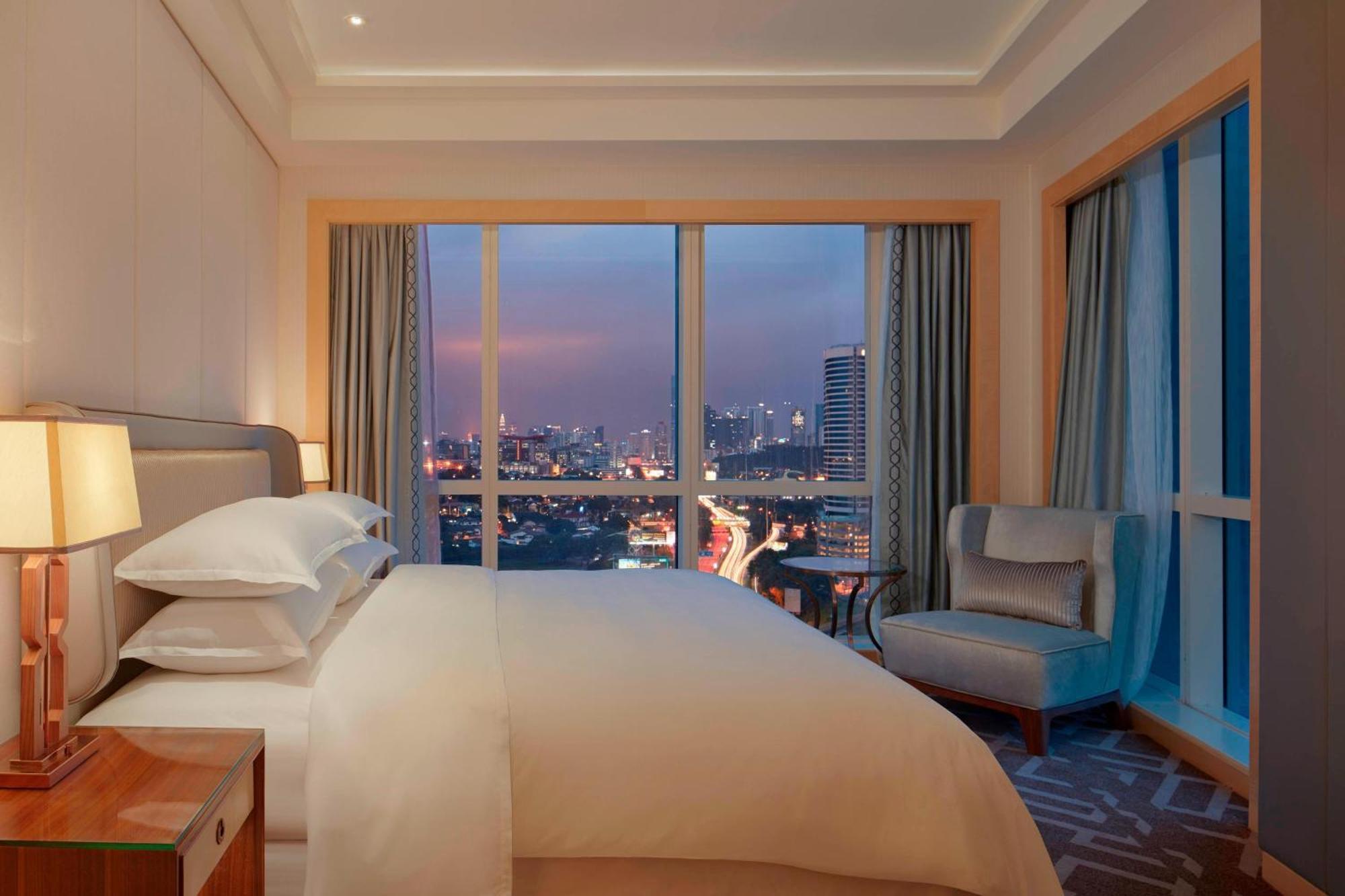 Sheraton Petaling Jaya Hotel Exteriör bild Deluxe Room